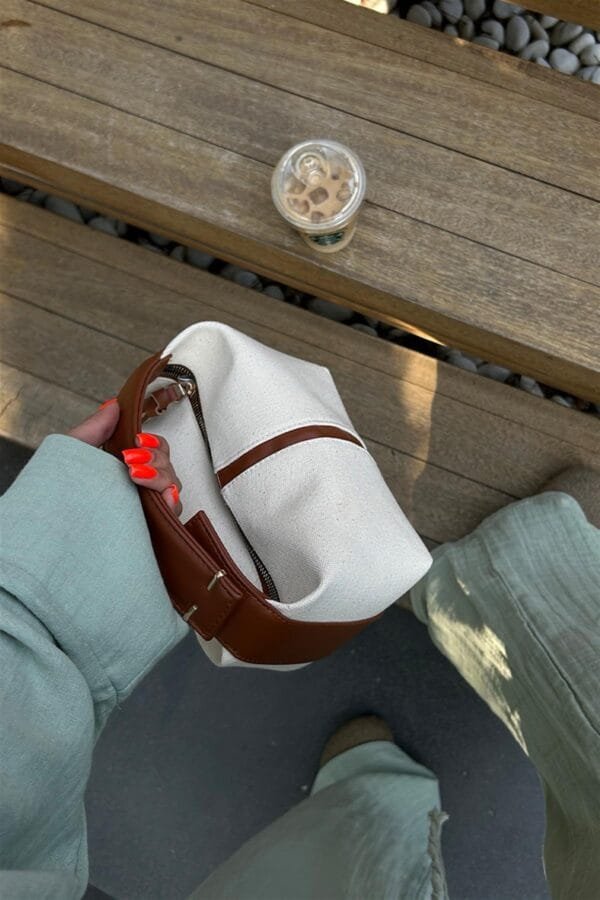 Leo Canvas Camel Hand Bag – Image 10