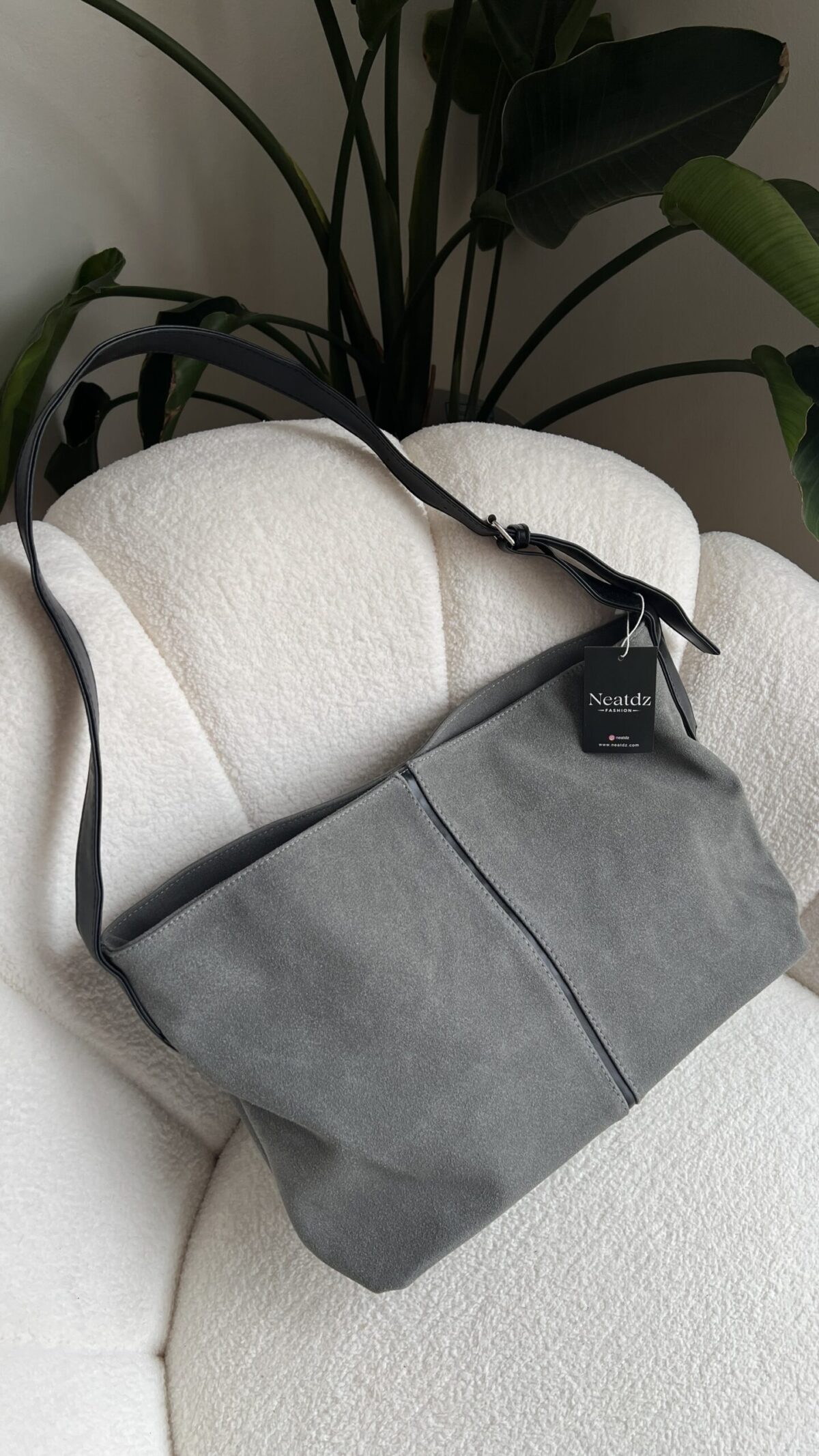 img_2771 Agatha Dark Grey