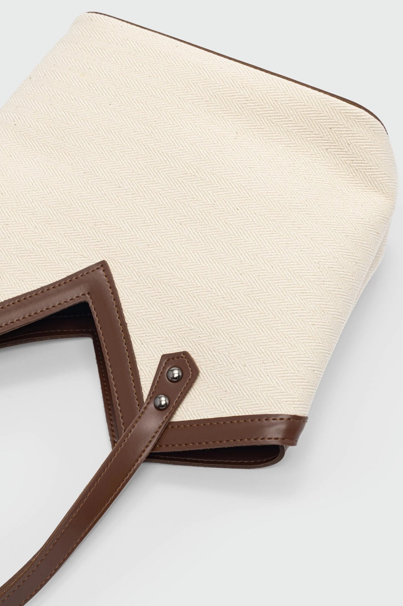 Woen Canvas Camel Bag – Image 4