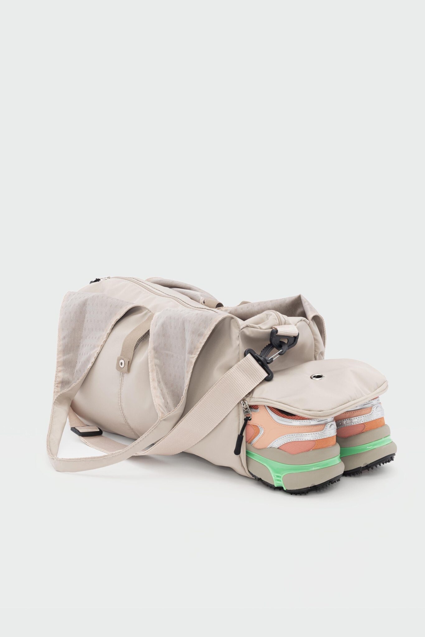 Clover Creamy Gym Bag – Image 2