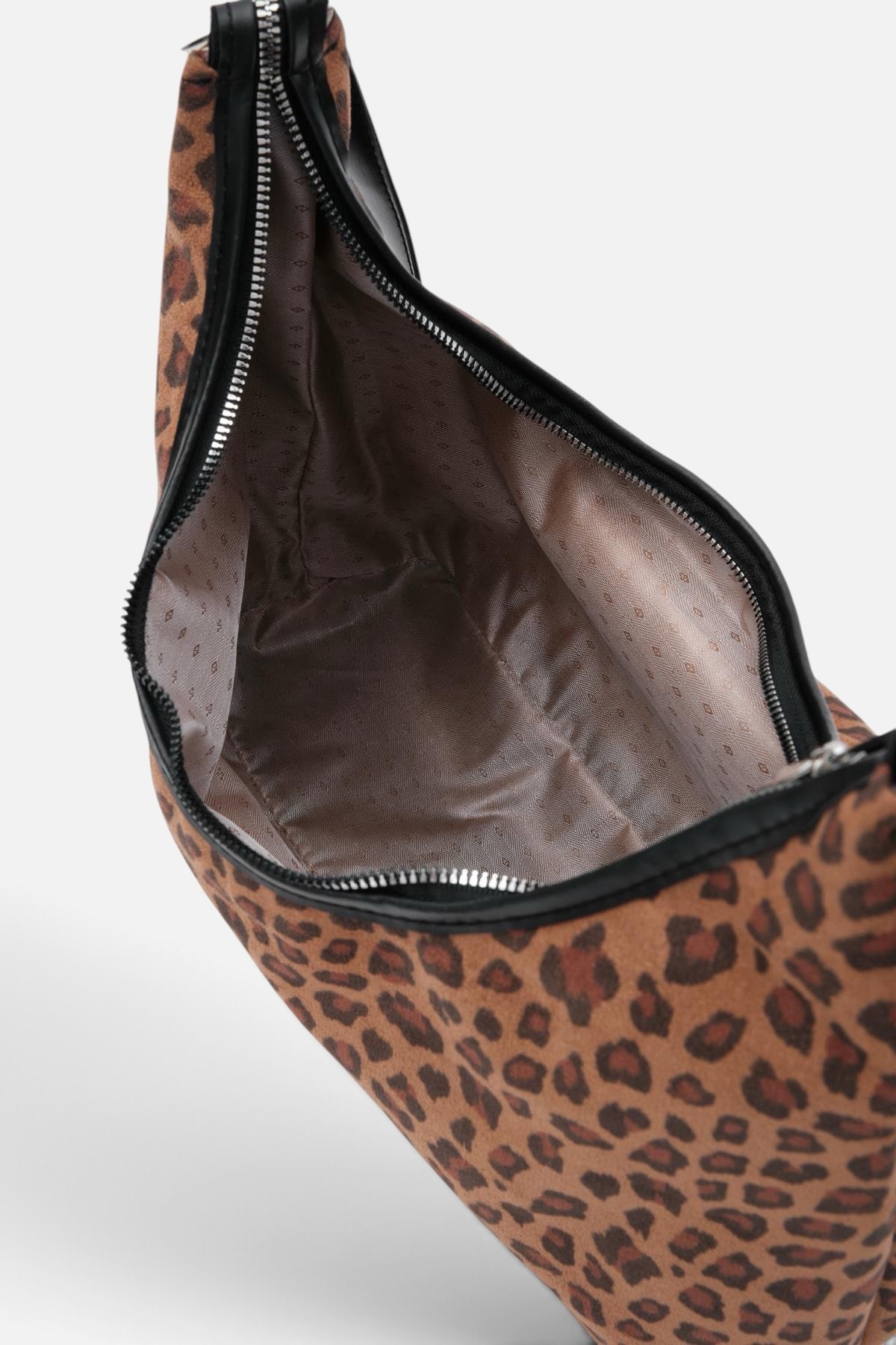 img_1945-photoroom Sofy Suede Leopard Bag