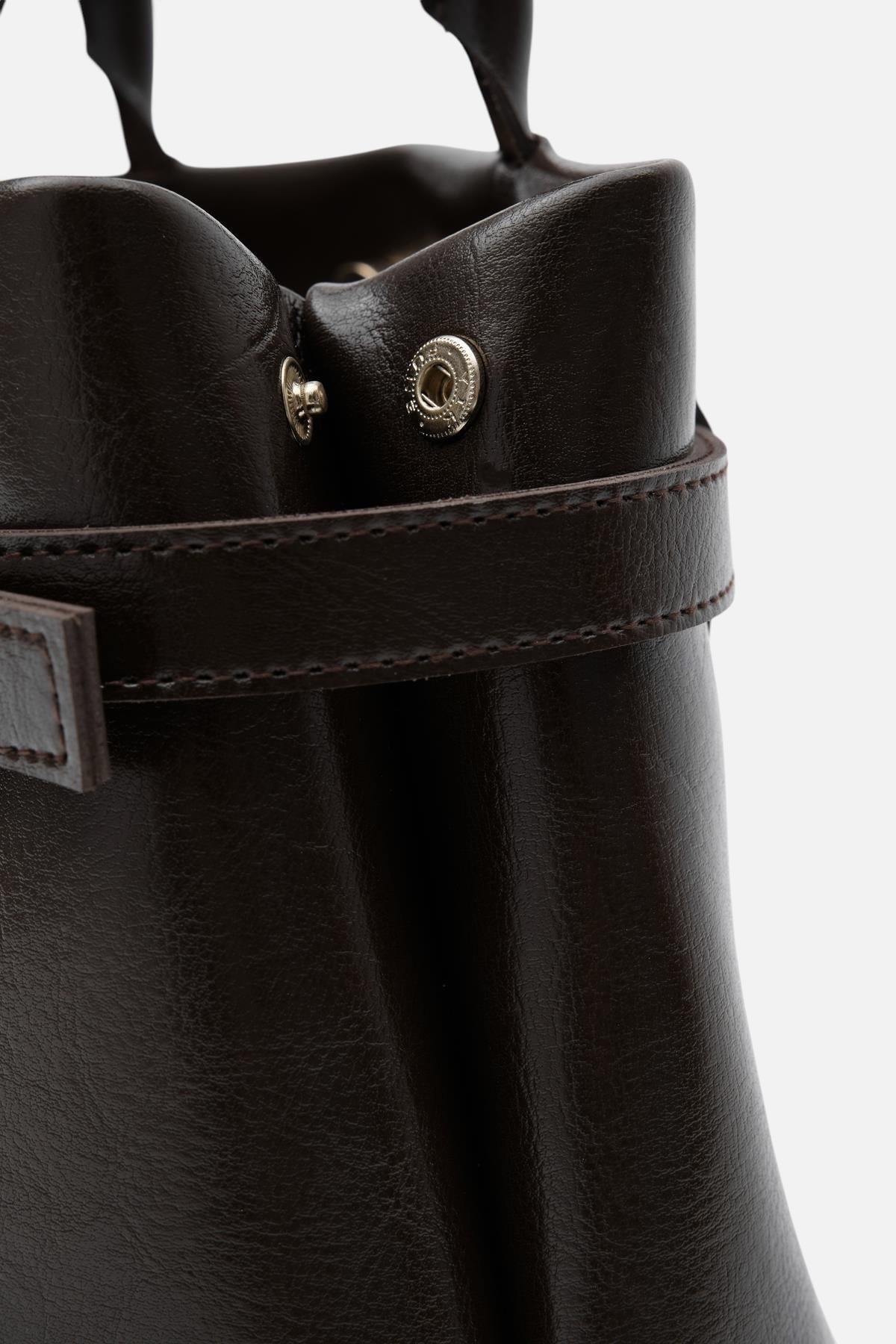 img_0833-photoroom Amor Dark Brown Bag